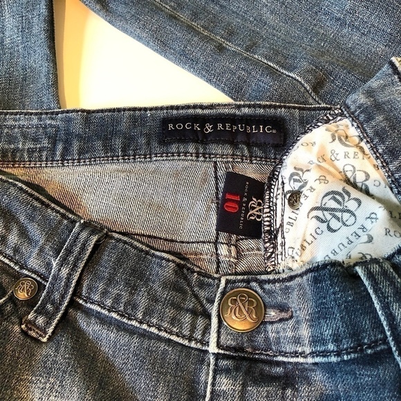 Rock & Republic Jeans Emo Mid Wash High Rise Ankle Slightly Distressed (10) - Picture 5 of 10